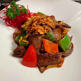 Boeuf à la sauce poivre noir